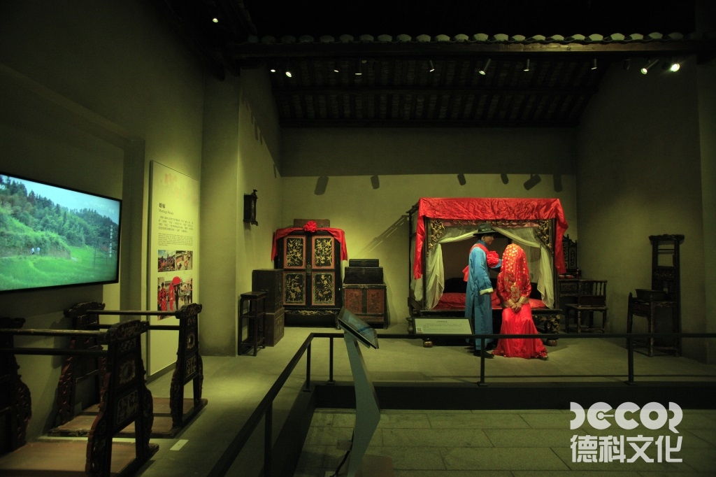 文化藝術(shù)類(lèi)展覽廳如何設(shè)計(jì)敏感歷史題材的呈現(xiàn)方式？